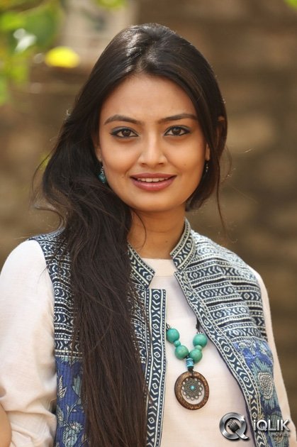 Nikitha-Narayan-at-Ladies-and-Gentlemen-Platinum-Disc-Function